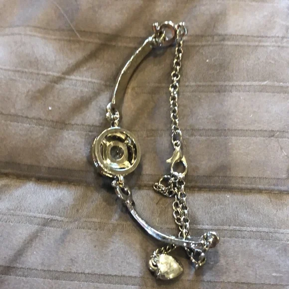 Rhinestone center stone silver tone bracelet. Well made channel set detail - Picture 7 of 7